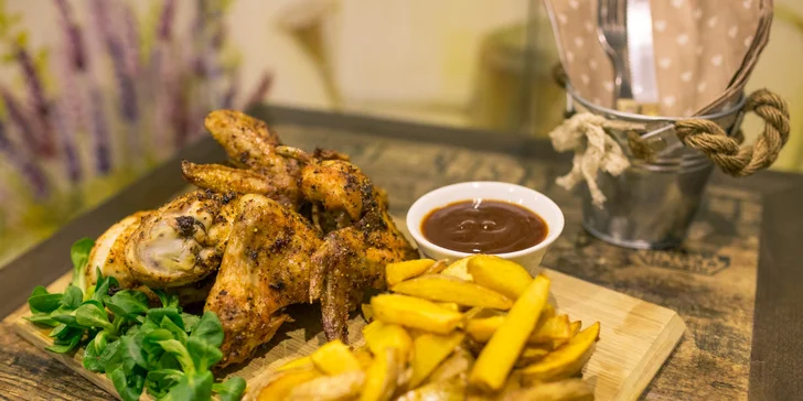 Chrumkavý Chicken box pre 2 alebo 4 osoby s hranolčekmi a BBQ omáčkou