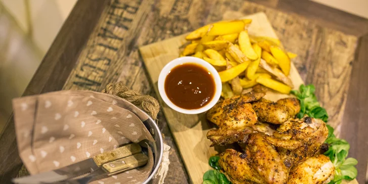Chrumkavý Chicken box pre 2 alebo 4 osoby s hranolčekmi a BBQ omáčkou