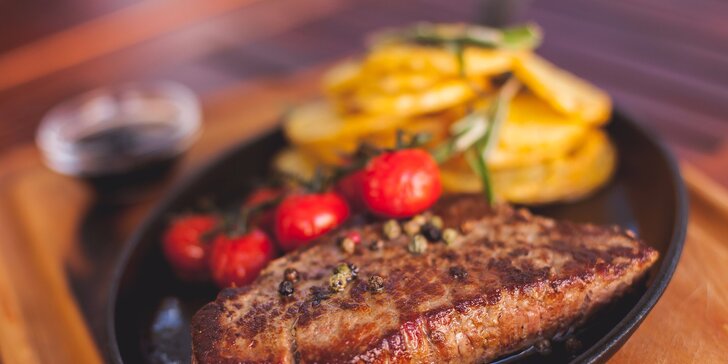250g milánsky steak s prílohou a domácou slepačou polievkou v Štefánke by Pulitzer
