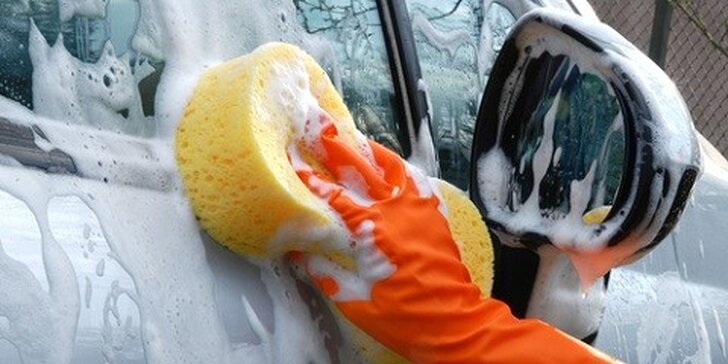 Kompletné čistenie interiéru a exteriéru auta s voskovaním