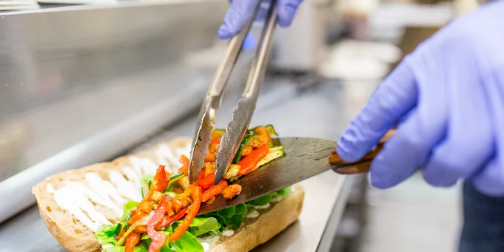 Beef sandwich s extra roastbeefom alebo Veggie sandwich v MISHTE