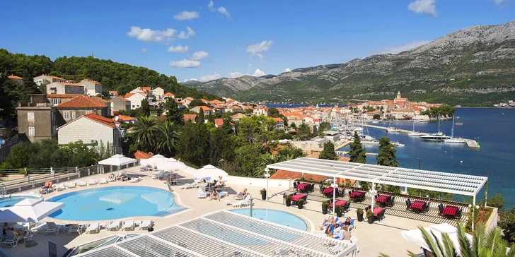 4* hotel na ostrove Korčula: neďaleko od pláže, polpenzia, vonkajšie aj vnútorné bazény