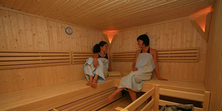 4* hotel na ostrove Korčula: neďaleko od pláže, polpenzia, vonkajšie aj vnútorné bazény