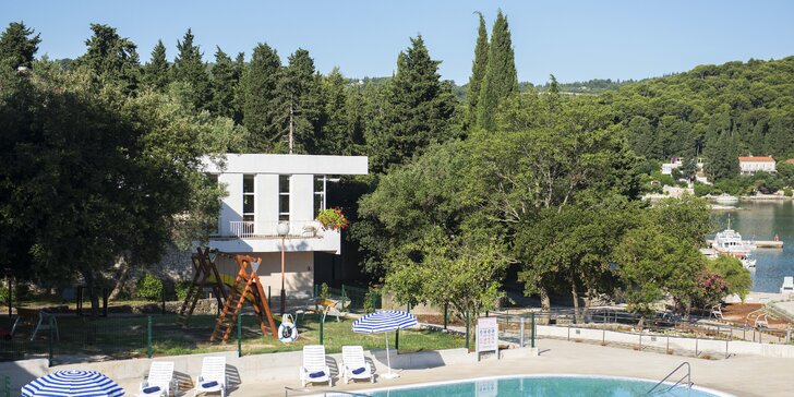 Port 9 apartmány na Korčuli s balkónom, polpenziou a vonkajším bazénom, 400 m od pláže