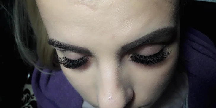 Dokonalý pohľad vďaka mihalniciam aplikovanými v Beauty Bare