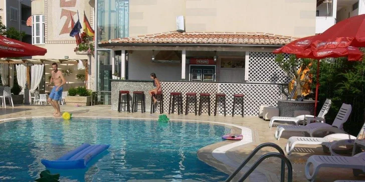 Ideálna rodinná dovolenka v Albánsku: 4* hotel s raňajkami alebo polpenziou