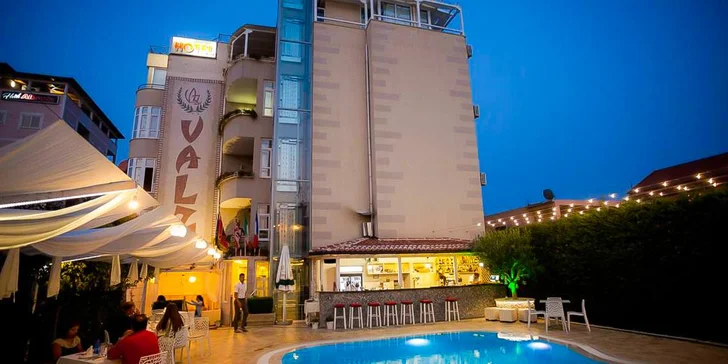 Ideálna rodinná dovolenka v Albánsku: 4* hotel s raňajkami alebo polpenziou