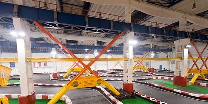 Jazda motokárou na najväčšej indoor dráhe