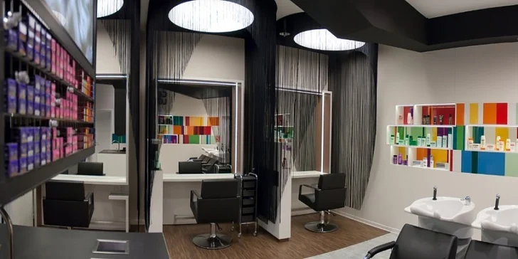 Profesionálny strih a styling vlasov v Color Lounge