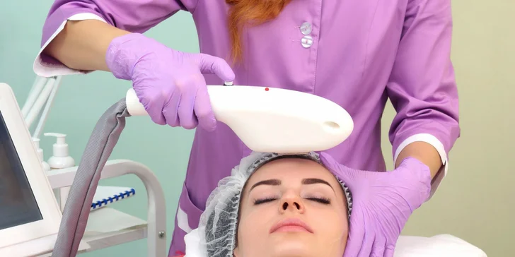 Fotorejuvenizácia tváre, krku a dekoltu či odstránenie pigmentových škvŕn