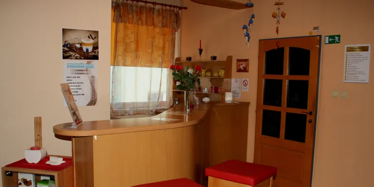 Olejový anticelulitídny zábal alebo maska proti celulitíde na brucho, zadok alebo stehná
