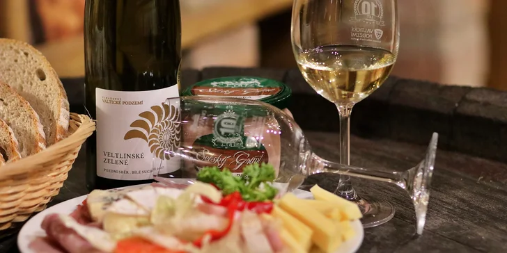 Zážitky v podzemnom meste vína: prehliadka či piknik vo Valtickom podzemí