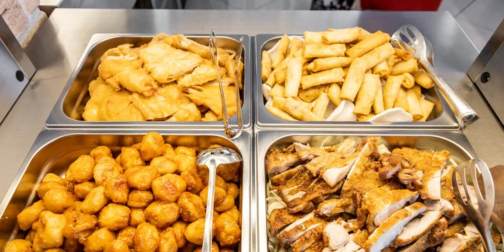 Chutné bufetové stoly podľa dennej ponuky v reštaurácii Peking