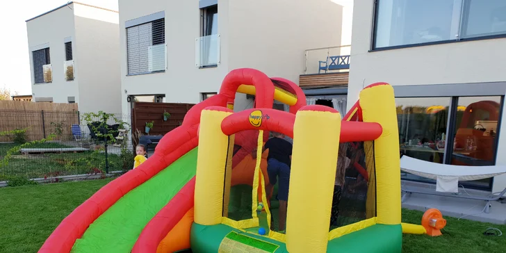Zapožičanie nafukovacieho hradu - prekvapte svoje deti!