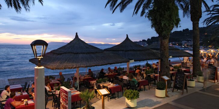 Až 7 nocí v chorvátskej Podgore: dovolenka s polpenziou v hoteli priamo na pláži