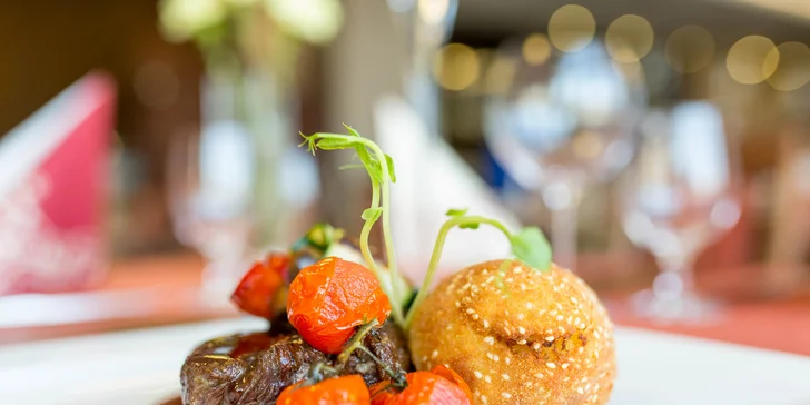 Tradičné či romantické dvojchodové menu pre 2 osoby s prípitkom