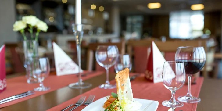 Tradičné či romantické dvojchodové menu pre 2 osoby s prípitkom