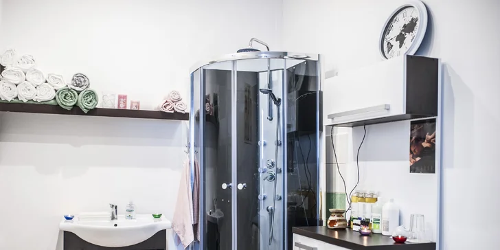 Relaxačná, športová masáž, mäkké techniky alebo masáž vo dvojici v salóne Amina