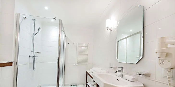 Pobyt v lone panenskej prírody v luxusnom hoteli s 3-poschodovým wellness & spa a s lákavými atrakciami pre celú rodinu