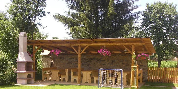 Pokojný pobyt na Liptove pre páry alebo rodiny s deťmi s mini wellness a záhradou na relax