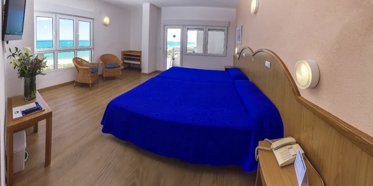 Dovolenka v Španielsku v hoteli priamo na pláži s vonkajším bazénom + letenka v cene