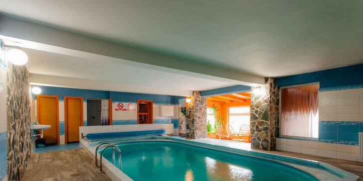Relax na Orave s bazénom, saunou, soľnou jaskyňou a zľavami do aquaparkov