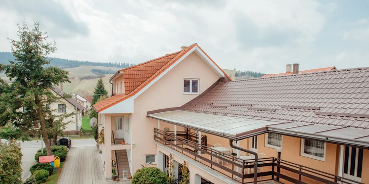 Relax na Orave s bazénom, saunou, soľnou jaskyňou a zľavami do aquaparkov