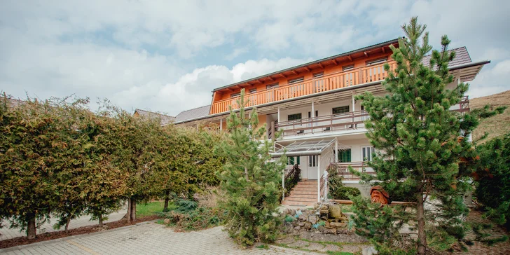Relax na Orave s bazénom, saunou, soľnou jaskyňou a zľavami do aquaparkov