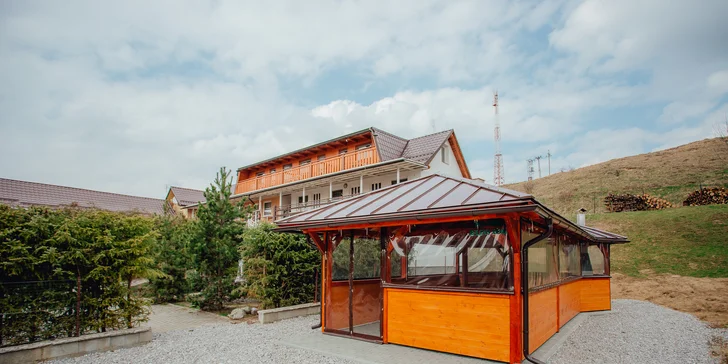 Relax na Orave s bazénom, saunou, soľnou jaskyňou a zľavami do aquaparkov
