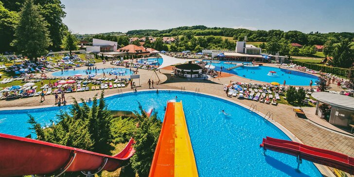 Letná dovolenka v Chorvátsku pre celú rodinu: apartmány s polpenziou, termálne bazény a aquapark