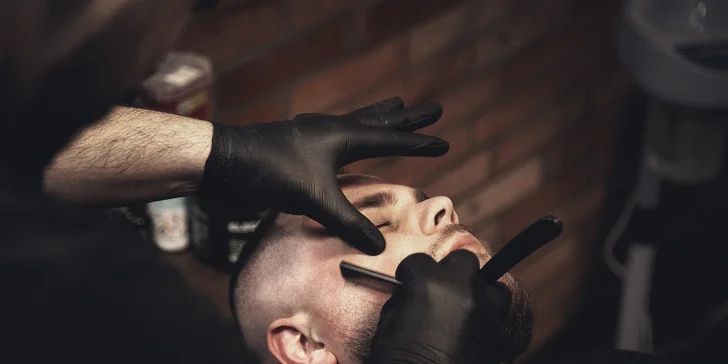 Klasický pánsky strih či úprava brady vo Frank Nitti Barbers