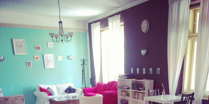 Káva a cheescake v kaviarni Kabinet
