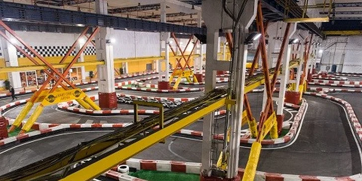 Jazda motokárou na najväčšej indoor dráhe