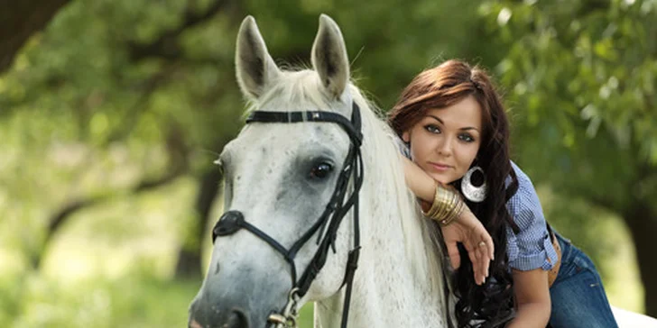 Hodina jazdy na koni s trénerom