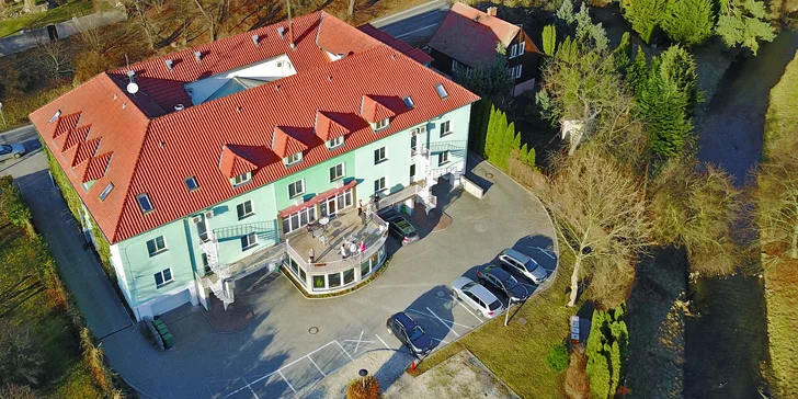 Komfortný pobyt vo Vyškove: elegantné izby, bohatá polpenzia a masáž