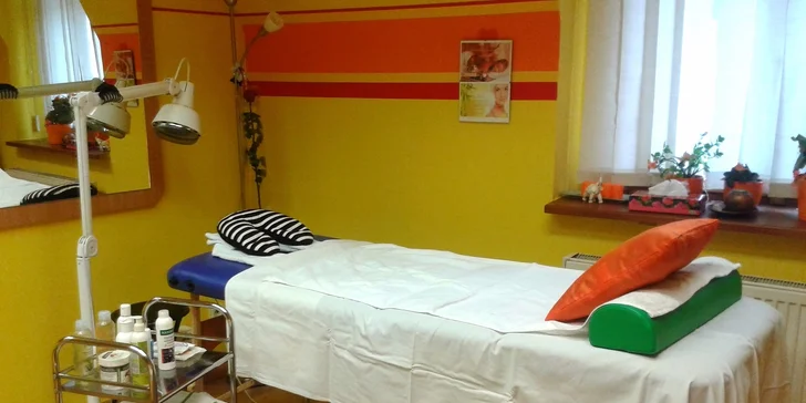 Kozmetické ošetrenie pleti prístrojom, lymfodrenáž tváre i krku a masáž so zábalom rúk