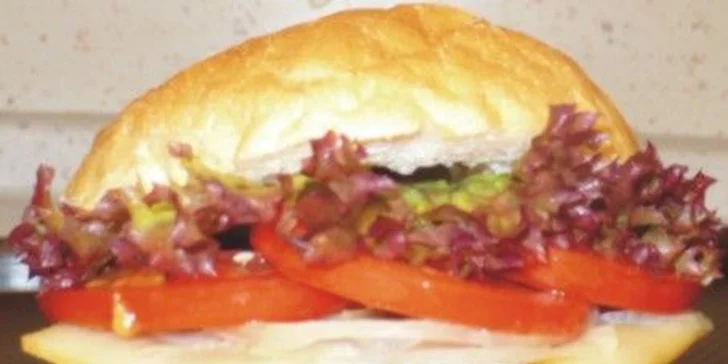 DVA americké hamburgery za cenu jedného