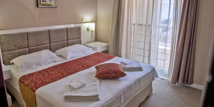 Na dovolenku do Chorvátska: hotel s polpenziou v centre Pagu, 150 m od pláže