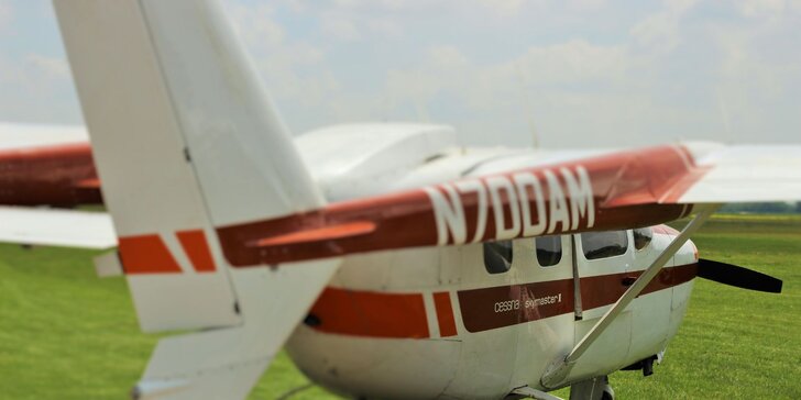 Nezabudnuteľný zážitok na dvojmotorovom lietadle CESSNA 337 SKYMASTER pre 3 osoby!