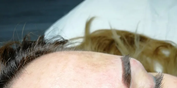 Permanentný make-up obočia či očných liniek v salóne MiAr
