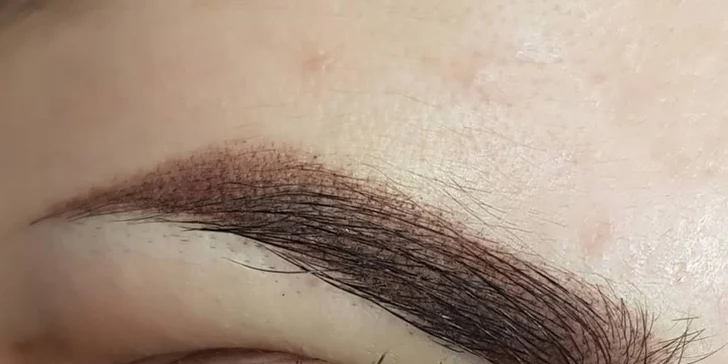 Permanentný make-up obočia či očných liniek v salóne MiAr