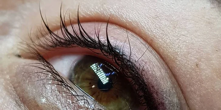 Permanentný make-up obočia či očných liniek v salóne MiAr