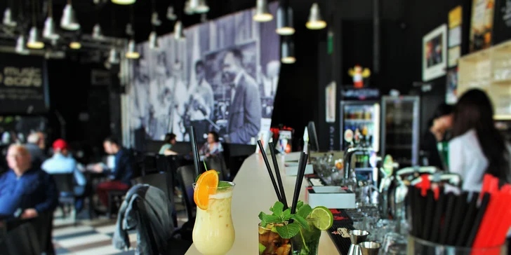 Miešané alko alebo nealko drinky v Music a Cafe Nitra