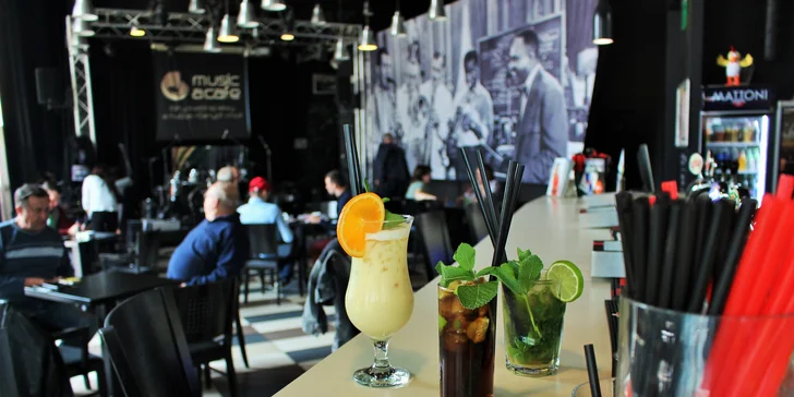 Miešané alko alebo nealko drinky v Music a Cafe Nitra