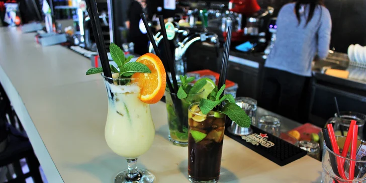 Miešané alko alebo nealko drinky v Music a Cafe Nitra