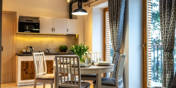 Pobyt v industriálnom apartmánovom hoteli s nádychom tradície priamo v centre mesta Zakopané
