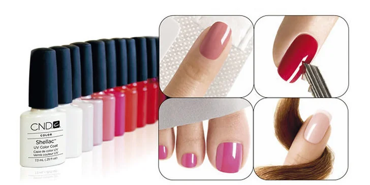 Krásne nohy s lakovaním Shellac