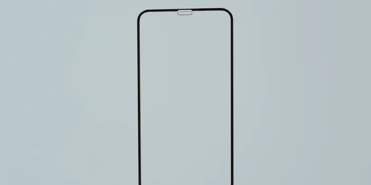 Ochráňte svoj iPhone s prémiovým 3D sklom! Aj s možnosťou nalepenia.