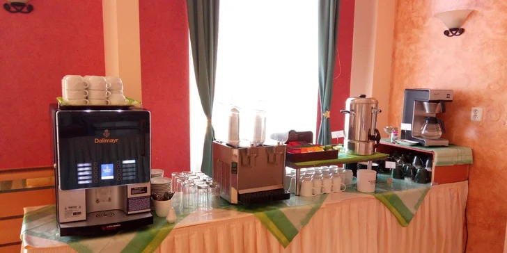 Relaxujte v Karlových Varoch: 4* hotel, polpenzia a vstup do Thermaria