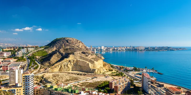 Spiatočná letenka vrátane letiskových poplatkov a podpalubnej batožiny: VIEDEŇ - ALICANTE